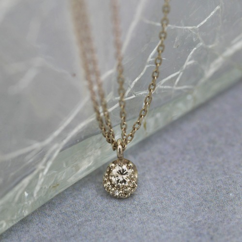Shell / 쉘 라이트 브라운 다이아몬드 목걸이